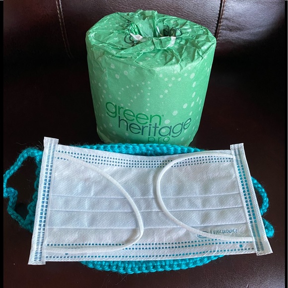 Decorative Hand-knitted Face Mask - Picture 5 of 13